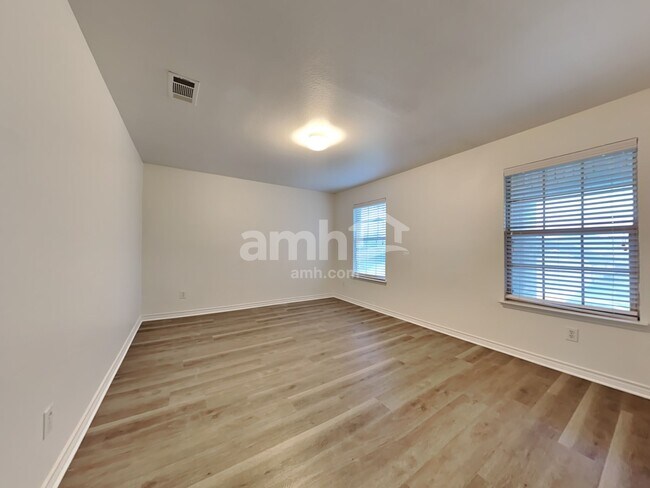 Building Photo - 5345 Freestone Dr