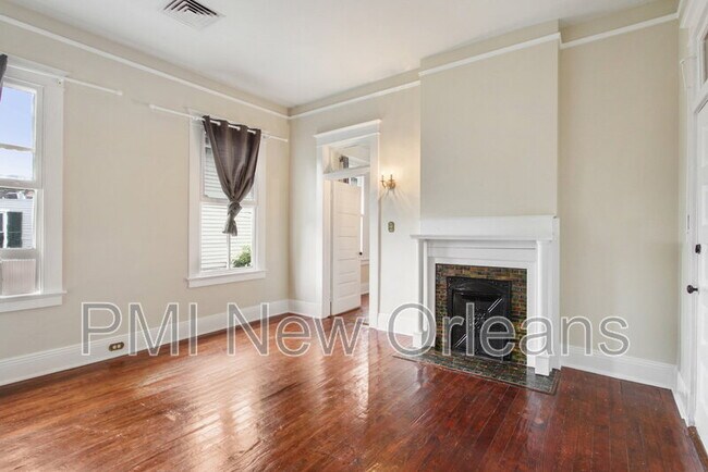 Building Photo - 810 Pine St