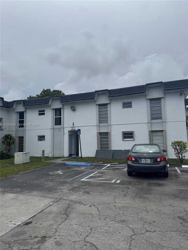 Building Photo - 7235 SW 94th Pl