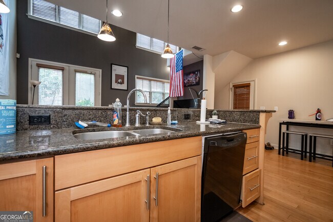 Building Photo - 118 Ruth Dr