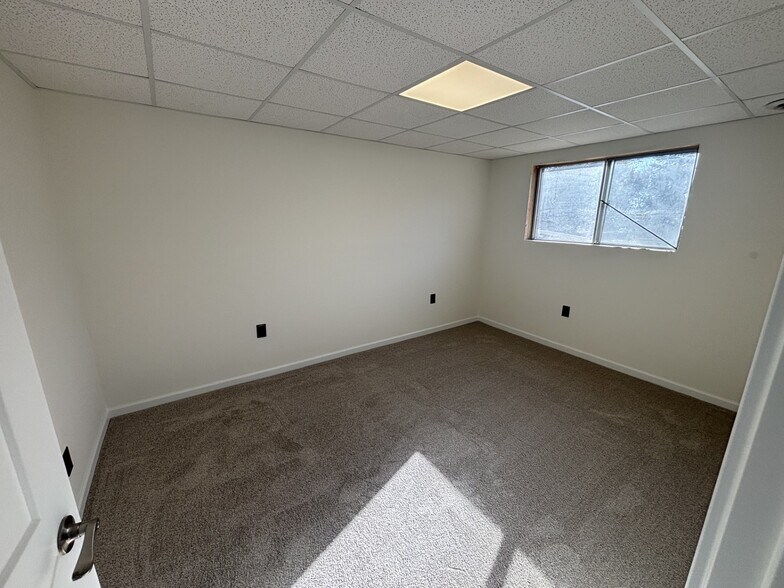 Building Photo - 8701 W 35th St