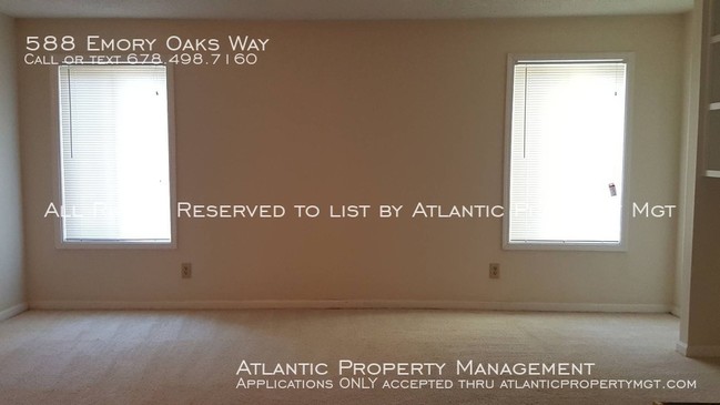 Building Photo - Emory Oaks Condo