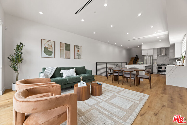 Building Photo - 5118 Laurel Canyon Blvd