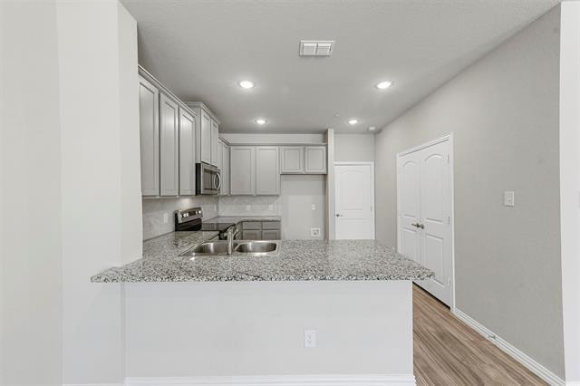 Building Photo - 3521 Brentwood Dr