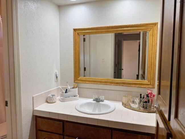 Building Photo - 2814 Mill Valley Dr