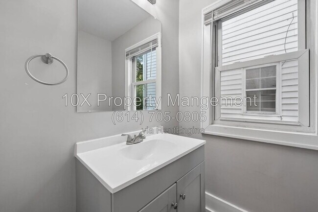 Building Photo - 1088 Siebert St