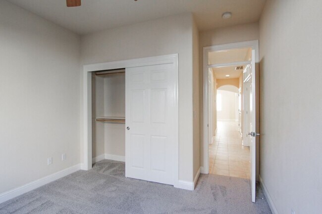 Building Photo - Spacious Home Near Mountain View School with a 3 Car Garage