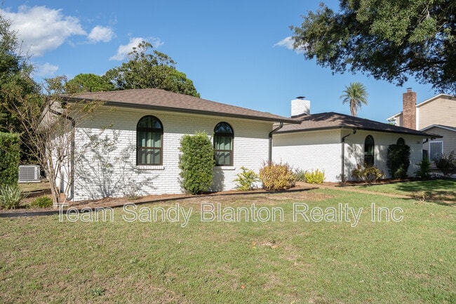 Building Photo - 2540 Hallmark Dr