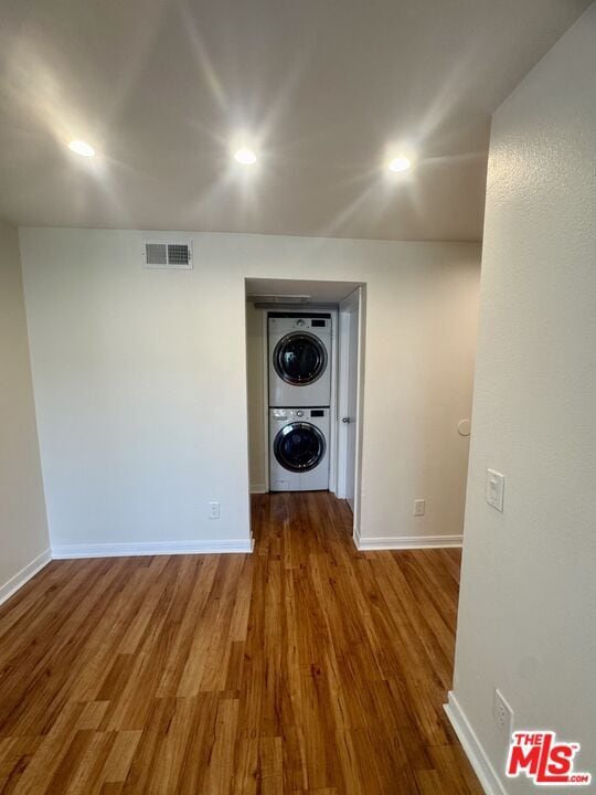 Building Photo - 900 E Lomita Ave