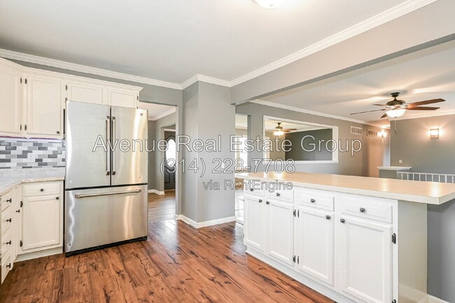 Building Photo - 705 Wickerleigh Terrace