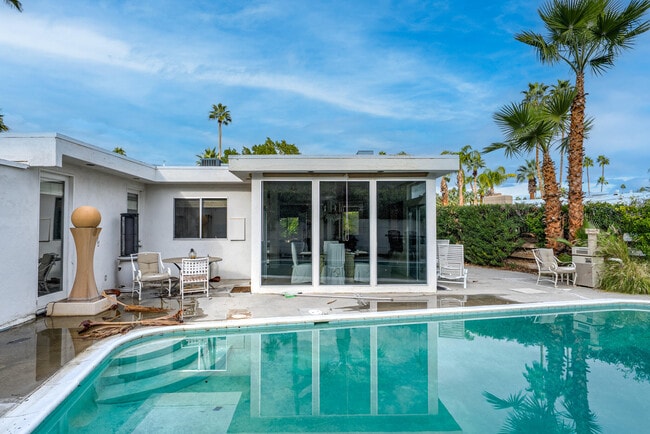 Building Photo - 866 N Topaz Cir