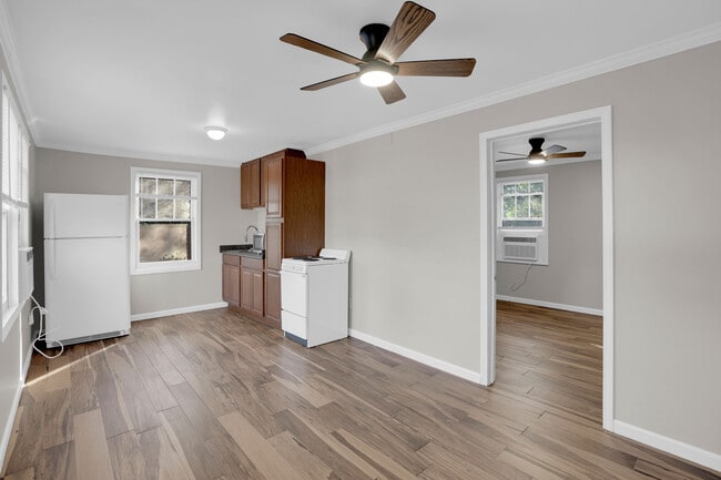 Building Photo - 3600 Yale Ave