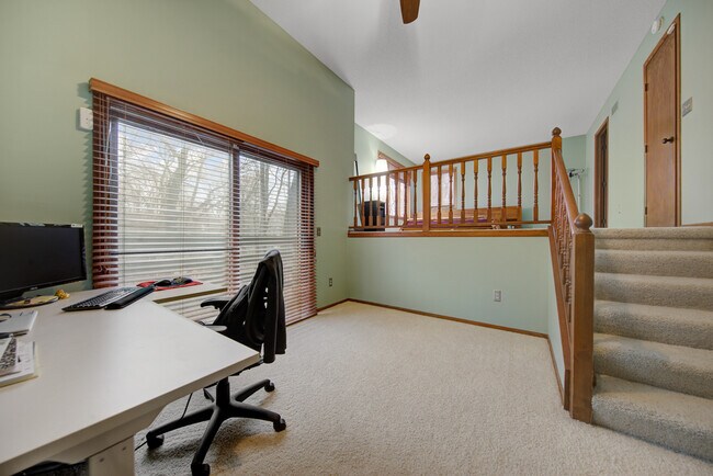 Building Photo - 15 Magnolia Ln N