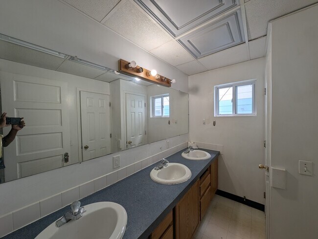 Building Photo - 145 Merrimac St