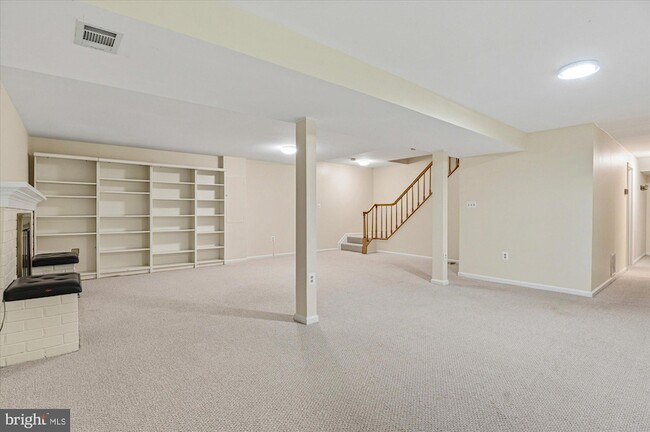 Building Photo - 9708 Locust Hill Dr