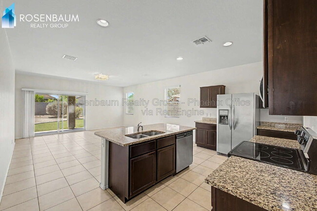 Building Photo - 41917 W Manderas Ln