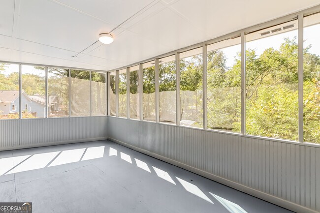 Building Photo - 2871 Quinbery Dr