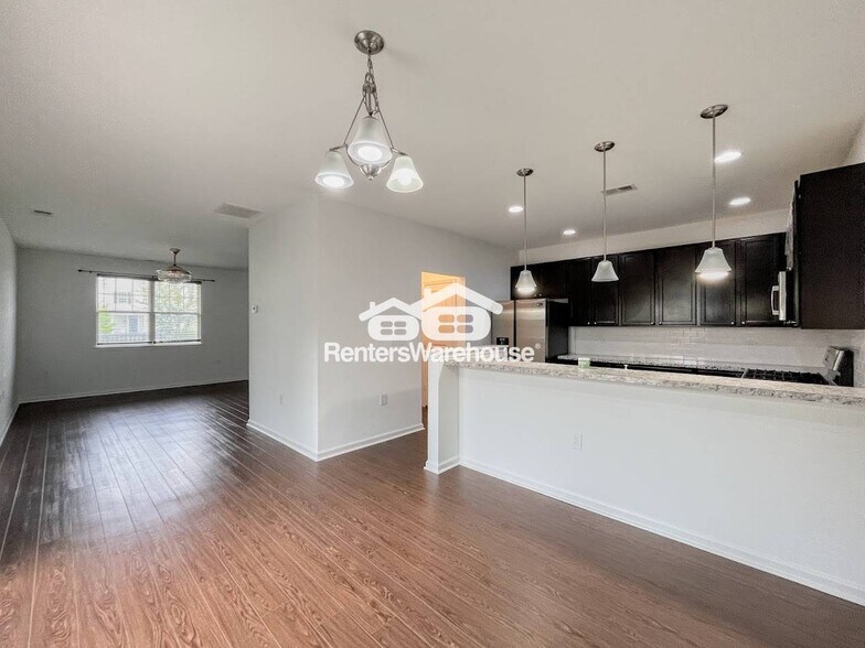 Building Photo - 1713 Dresdon Ln