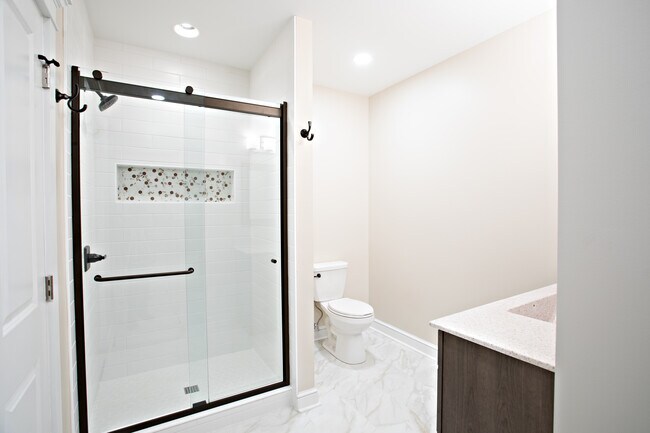 Building Photo - 100 W Main St