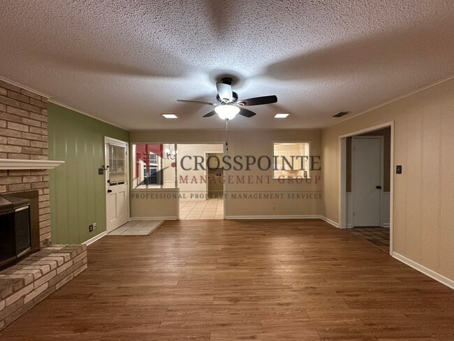 Building Photo - Wonderful updated home near UT Tyler, Available!