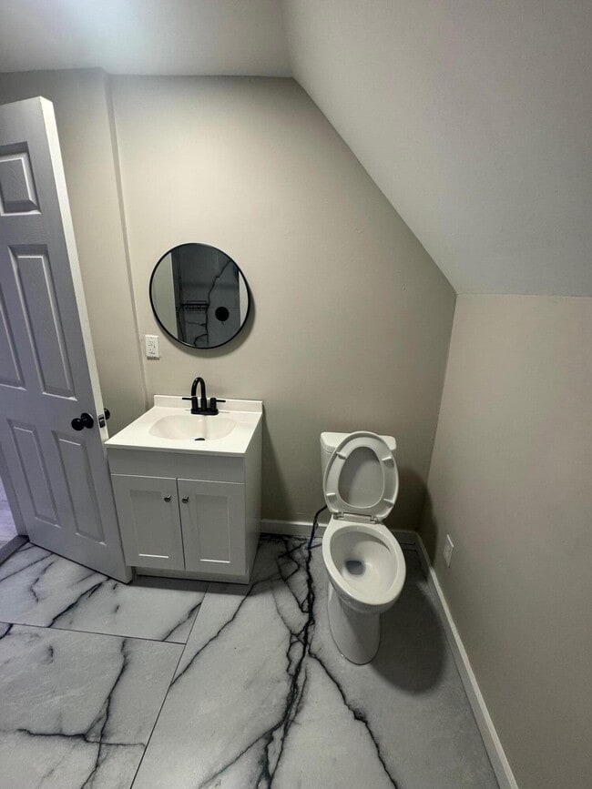 Building Photo - 14591 Mettetal St