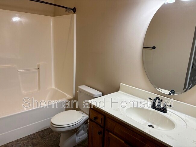 Building Photo - 1204 Broad St