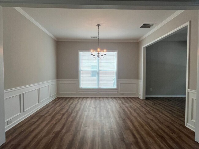 Building Photo - 2501 Southhaven Ln