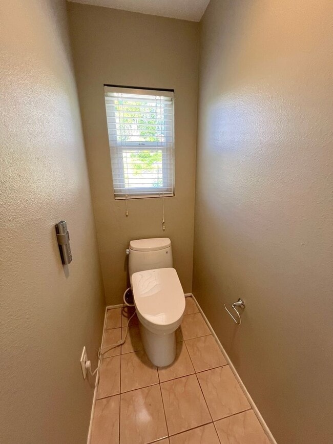 Building Photo - Large 4 bedroom home now available in Walnut