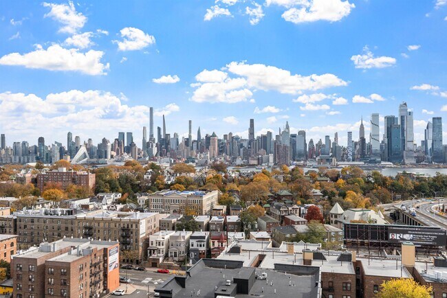 Building Photo - 3312 Hudson Ave