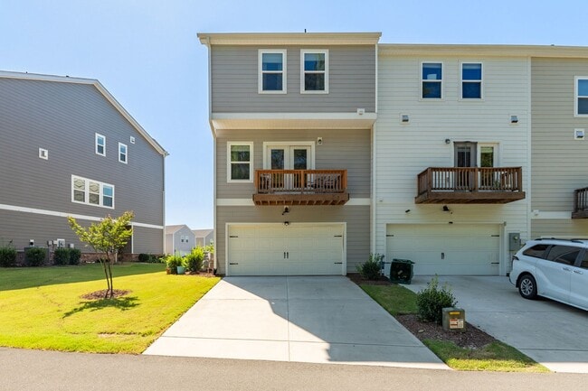 Building Photo - 622 Firebrick Dr