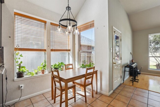 Building Photo - 13541 Anarosa Loop