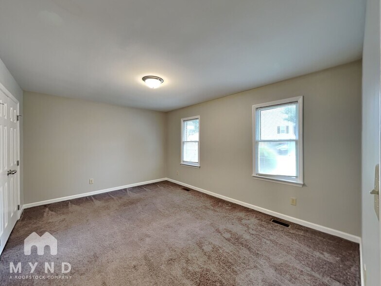 Building Photo - 2745 Sterling Park Dr