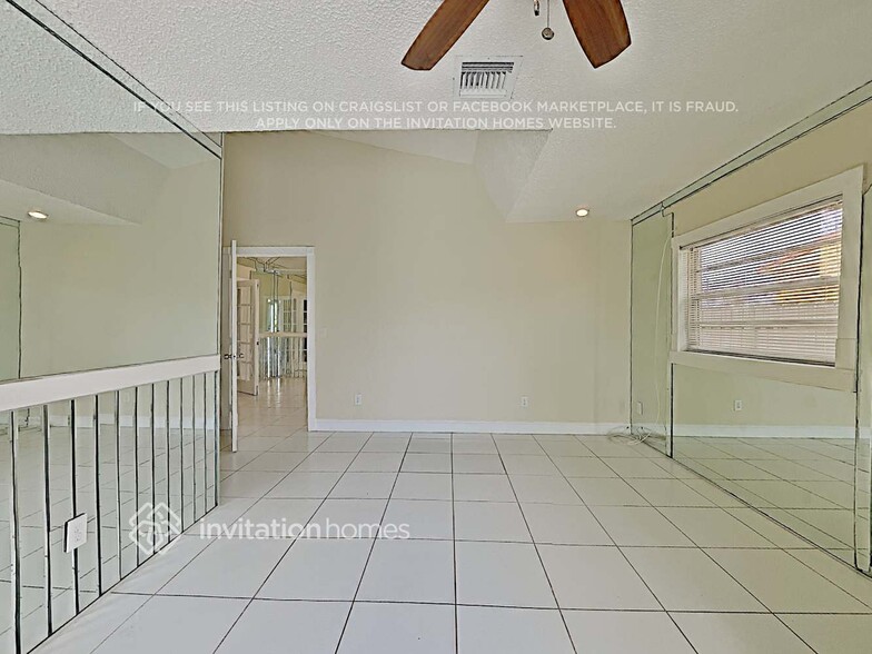 Building Photo - 13933 Madison St