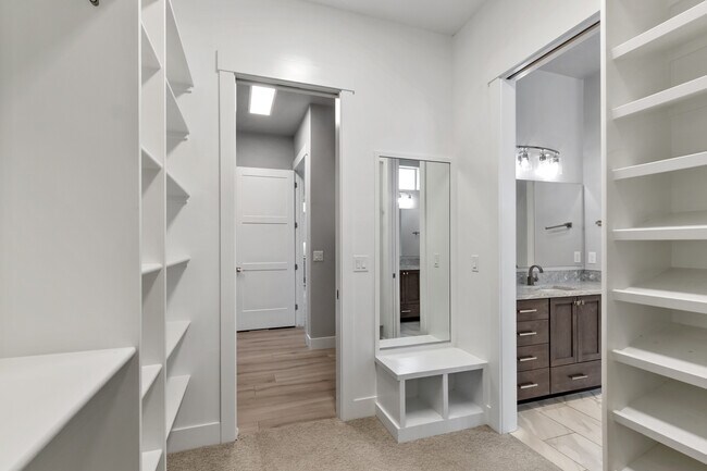 Building Photo - 9042 S La Pampa Way