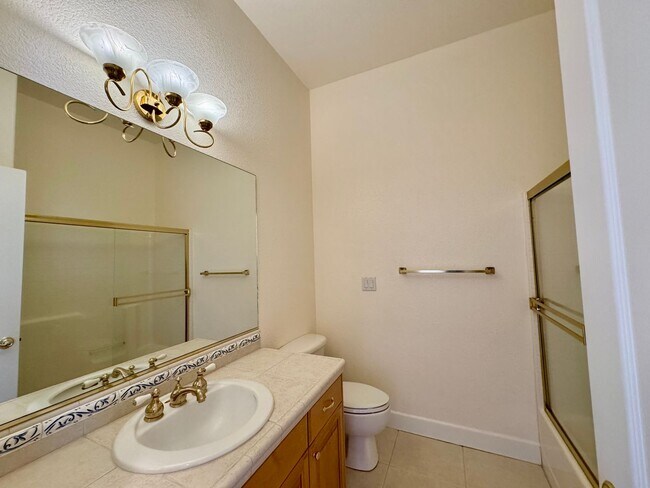 Building Photo - 6255 Peacock Way