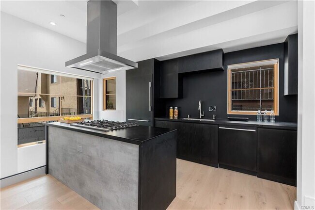 Building Photo - 1035 1/2 North Vista Street, West Hollywood, CA 90046 - 2 BR 3 BA house