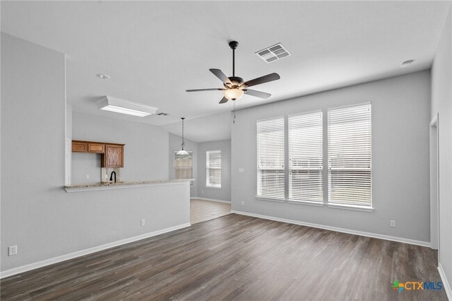 Building Photo - 111 Hackamore Ln