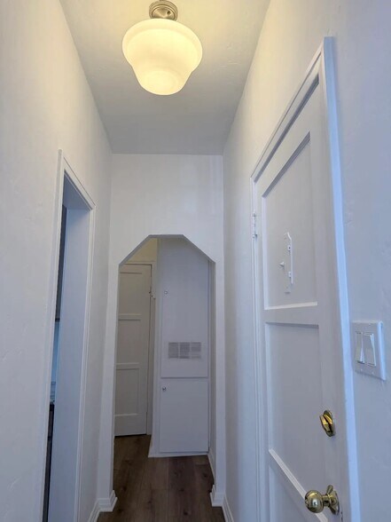 Building Photo - 238 N Clark Dr