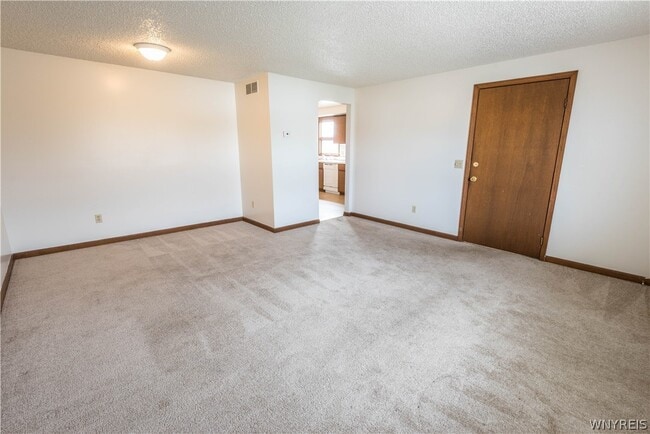 Building Photo - 325 Kaymar Dr