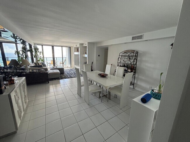 Building Photo - 2301 S Ocean Dr
