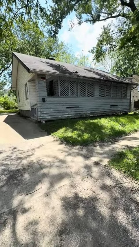 Building Photo - 927 W North St
