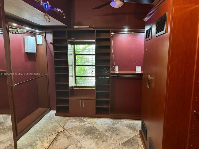 Building Photo - 8755 SW 96th St