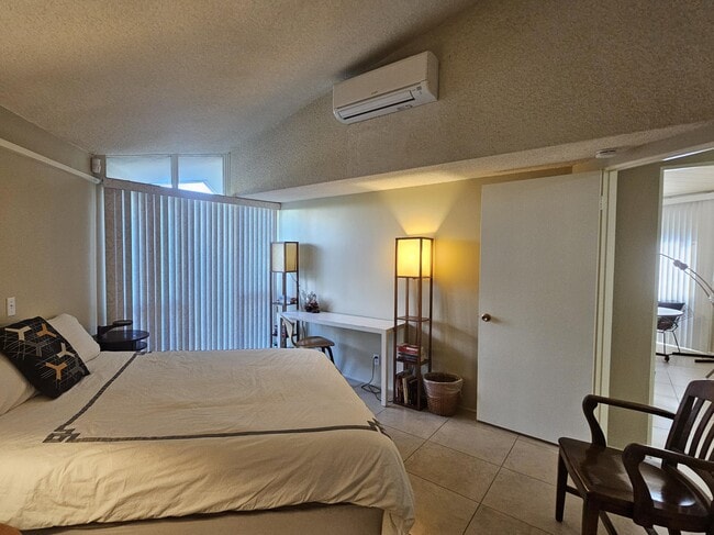 Building Photo - 37800 Da Vall Dr