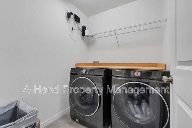 Building Photo - 3800 Whitetail Ct
