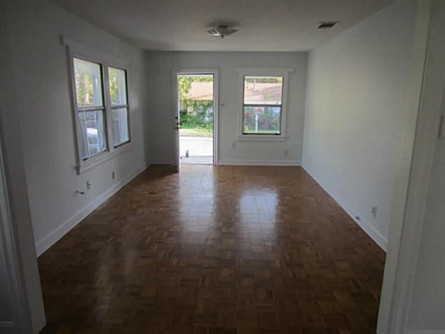 Building Photo - Great 2 Bed Home