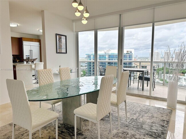 Building Photo - 17555 Collins Ave