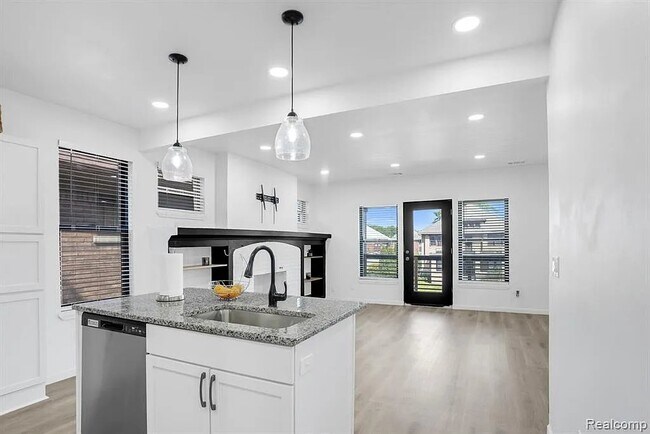 Building Photo - 2641 Monterey St