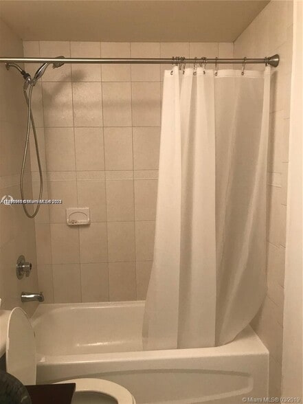 Building Photo - 134 SW 7th Ave