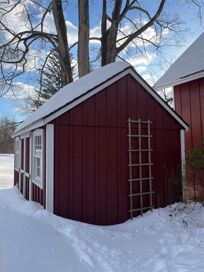 Building Photo - 703 Croton Lake Rd