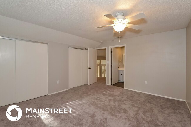 Building Photo - 4946 Camphor Ave